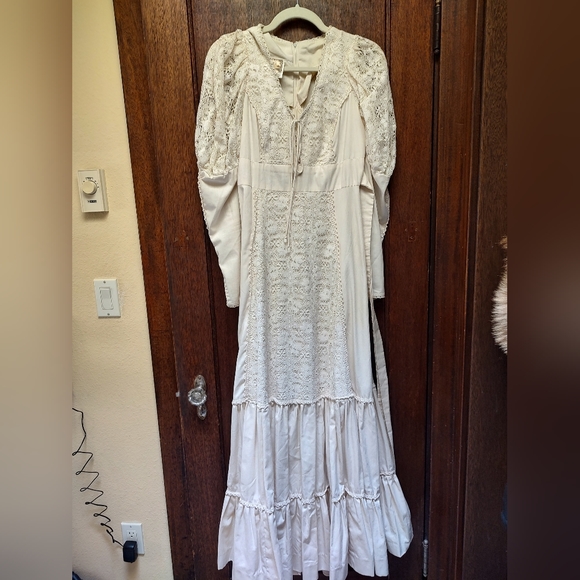 Authentic Gunne Saxe White Lace Maxi Dress - Picture 2 of 4
